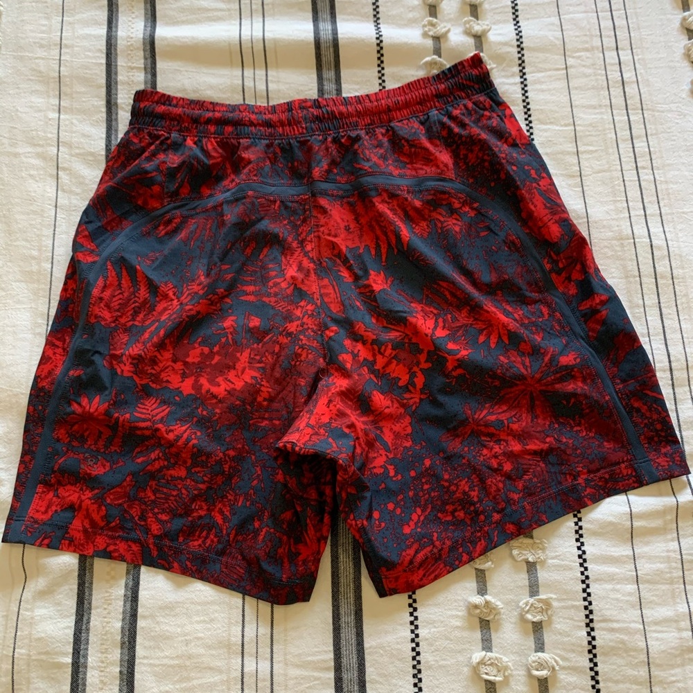 Lululemon Men’s Pace Breaker 7” Short